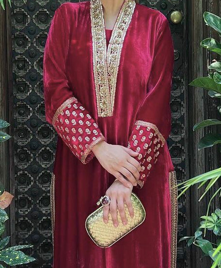 💃 Premium Velvet Embroidered Winter Suit Set with Dupatta 💃