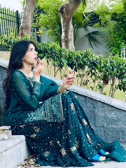 💃 Designer Party Wear Embroidered Top, Lehenga & Dupatta Set 💃